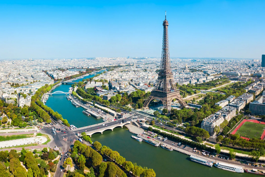 Explore on Paris Tour Package