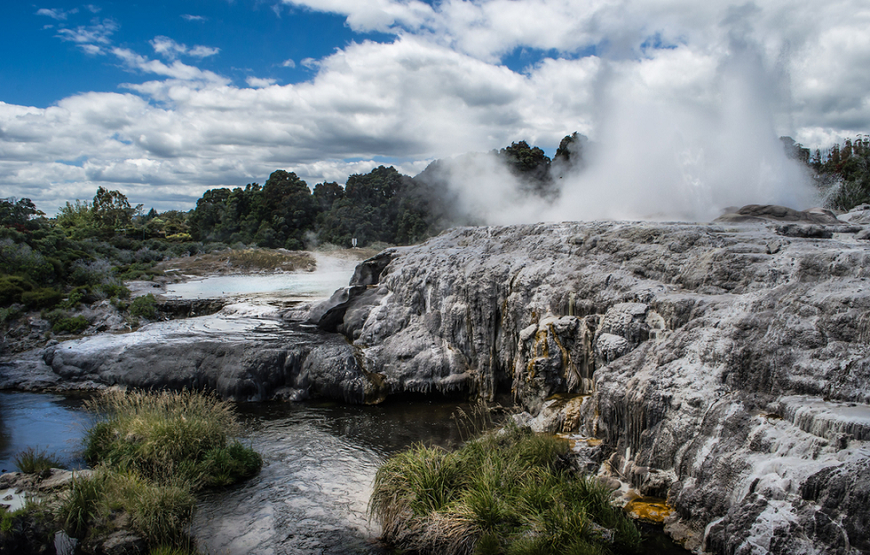 Amazing Queenstown – New Zealand Tour Package