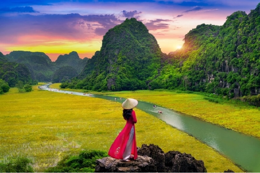 Discover Vietnam & Cambodia Tour Package